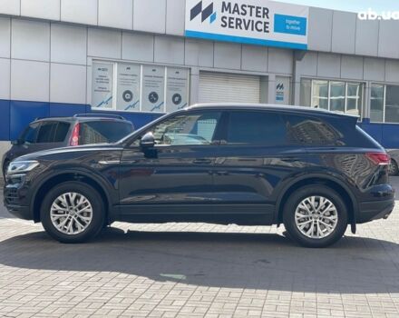 Чорний Фольксваген Туарег, об'ємом двигуна 3 л та пробігом 43 тис. км за 43990 $, фото 7 на Automoto.ua