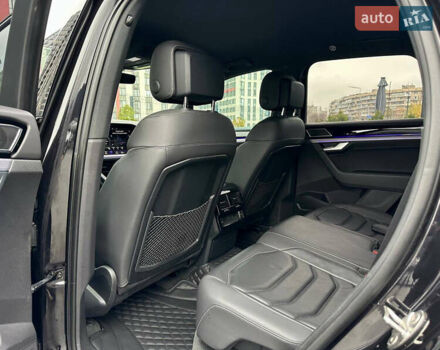 Черный Фольксваген Туарег, объемом двигателя 3 л и пробегом 141 тыс. км за 48500 $, фото 46 на Automoto.ua