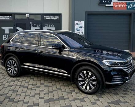 Черный Фольксваген Туарег, объемом двигателя 2.97 л и пробегом 130 тыс. км за 46500 $, фото 1 на Automoto.ua