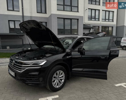 Фольксваген Туарег 2019 в Дубно на Automoto.ua Черный Фольксваген Туарег, объемом двигателя 3 л и пробегом 48 тыс. км за 43500 $, фото 69 на Automoto.ua