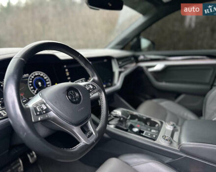 Черный Фольксваген Туарег, объемом двигателя 3 л и пробегом 115 тыс. км за 45500 $, фото 60 на Automoto.ua