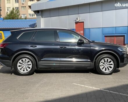 Чорний Фольксваген Туарег, об'ємом двигуна 3 л та пробігом 43 тис. км за 43990 $, фото 3 на Automoto.ua