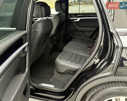 Черный Фольксваген Туарег, объемом двигателя 3 л и пробегом 188 тыс. км за 44555 $, фото 68 на Automoto.ua