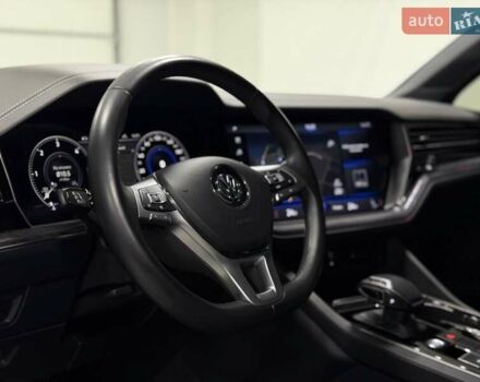 Черный Фольксваген Туарег, объемом двигателя 2.97 л и пробегом 123 тыс. км за 49900 $, фото 28 на Automoto.ua