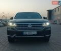 Черный Фольксваген Туарег, объемом двигателя 2.97 л и пробегом 255 тыс. км за 43500 $, фото 1 на Automoto.ua