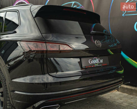 Черный Фольксваген Туарег, объемом двигателя 3.96 л и пробегом 170 тыс. км за 57777 $, фото 21 на Automoto.ua