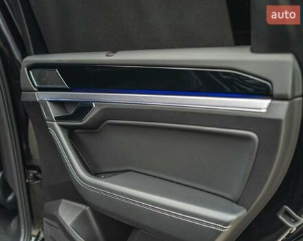 Черный Фольксваген Туарег, объемом двигателя 3.96 л и пробегом 170 тыс. км за 57777 $, фото 58 на Automoto.ua