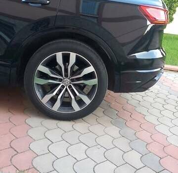 Черный Фольксваген Туарег, объемом двигателя 2.97 л и пробегом 163 тыс. км за 51500 $, фото 28 на Automoto.ua