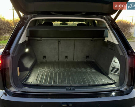 Черный Фольксваген Туарег, объемом двигателя 2.97 л и пробегом 165 тыс. км за 39900 $, фото 28 на Automoto.ua