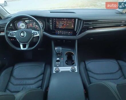 Чорний Фольксваген Туарег, об'ємом двигуна 2.97 л та пробігом 255 тис. км за 41500 $, фото 31 на Automoto.ua