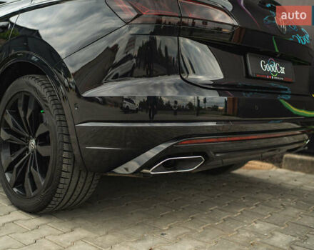 Черный Фольксваген Туарег, объемом двигателя 3.96 л и пробегом 170 тыс. км за 57777 $, фото 20 на Automoto.ua