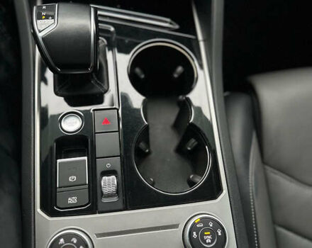 Черный Фольксваген Туарег, объемом двигателя 3 л и пробегом 115 тыс. км за 45500 $, фото 62 на Automoto.ua