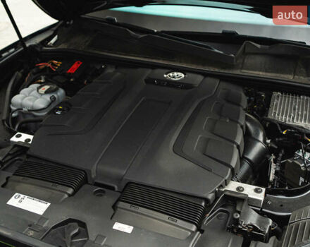 Черный Фольксваген Туарег, объемом двигателя 3.96 л и пробегом 170 тыс. км за 57777 $, фото 66 на Automoto.ua