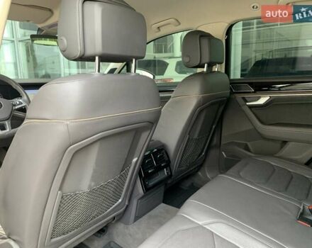 Черный Фольксваген Туарег, объемом двигателя 2.97 л и пробегом 77 тыс. км за 51000 $, фото 29 на Automoto.ua