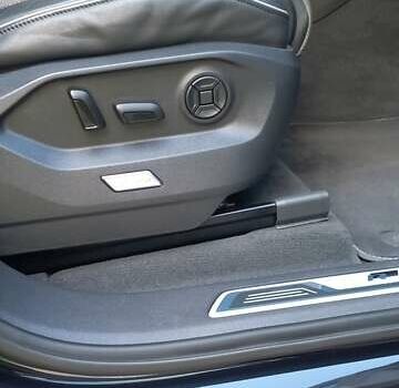 Черный Фольксваген Туарег, объемом двигателя 2.97 л и пробегом 163 тыс. км за 51500 $, фото 8 на Automoto.ua