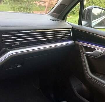 Черный Фольксваген Туарег, объемом двигателя 2.97 л и пробегом 163 тыс. км за 51500 $, фото 17 на Automoto.ua