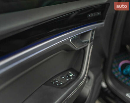 Черный Фольксваген Туарег, объемом двигателя 3.96 л и пробегом 170 тыс. км за 57777 $, фото 45 на Automoto.ua