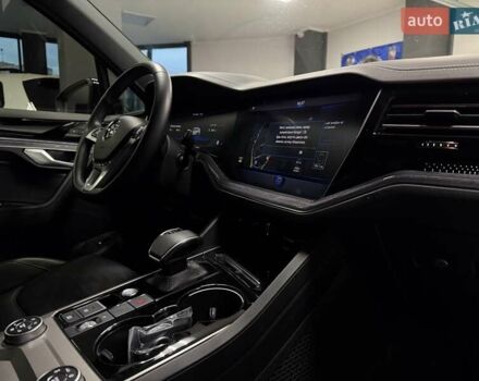 Черный Фольксваген Туарег, объемом двигателя 2.97 л и пробегом 123 тыс. км за 49900 $, фото 57 на Automoto.ua