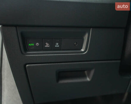 Черный Фольксваген Туарег, объемом двигателя 3.96 л и пробегом 170 тыс. км за 57777 $, фото 48 на Automoto.ua