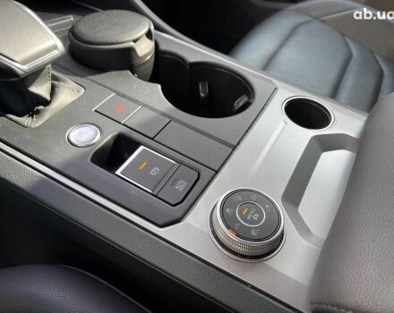 Чорний Фольксваген Туарег, об'ємом двигуна 3 л та пробігом 43 тис. км за 43990 $, фото 25 на Automoto.ua