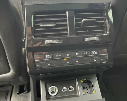 Черный Фольксваген Туарег, объемом двигателя 2.97 л и пробегом 267 тыс. км за 43900 $, фото 26 на Automoto.ua