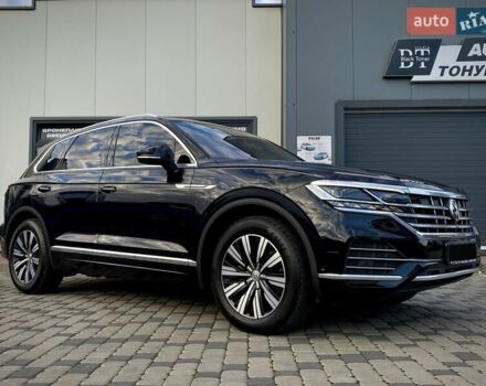 Черный Фольксваген Туарег, объемом двигателя 2.97 л и пробегом 130 тыс. км за 46999 $, фото 4 на Automoto.ua