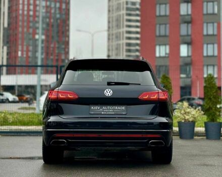 Черный Фольксваген Туарег, объемом двигателя 3 л и пробегом 141 тыс. км за 48500 $, фото 2 на Automoto.ua