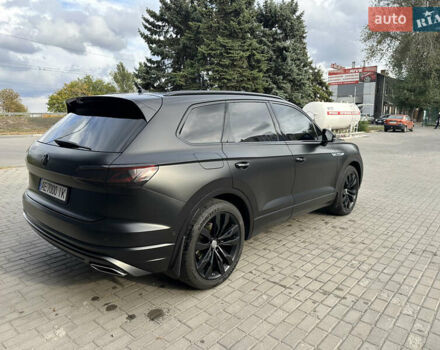 Черный Фольксваген Туарег, объемом двигателя 2.97 л и пробегом 115 тыс. км за 52800 $, фото 3 на Automoto.ua