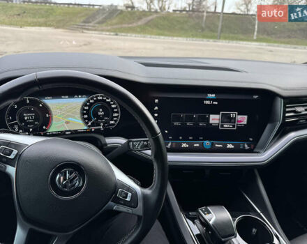 Чорний Фольксваген Туарег, об'ємом двигуна 2.97 л та пробігом 79 тис. км за 68000 $, фото 6 на Automoto.ua