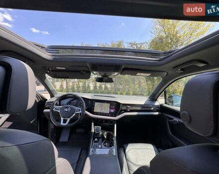 Черный Фольксваген Туарег, объемом двигателя 2.97 л и пробегом 194 тыс. км за 48200 $, фото 32 на Automoto.ua