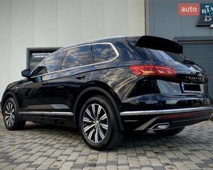 Черный Фольксваген Туарег, объемом двигателя 2.97 л и пробегом 130 тыс. км за 46500 $, фото 31 на Automoto.ua