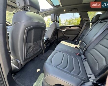 Черный Фольксваген Туарег, объемом двигателя 2.97 л и пробегом 194 тыс. км за 48200 $, фото 31 на Automoto.ua