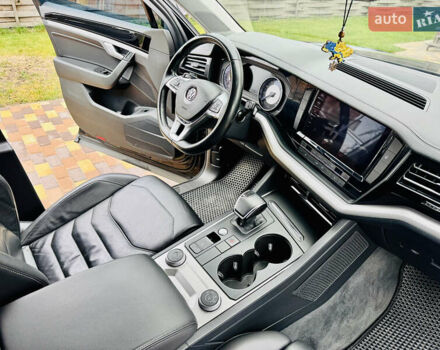 Черный Фольксваген Туарег, объемом двигателя 3 л и пробегом 195 тыс. км за 33700 $, фото 19 на Automoto.ua