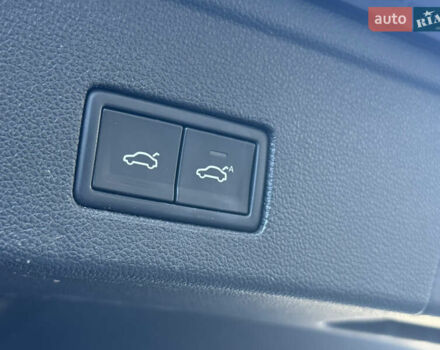 Черный Фольксваген Туарег, объемом двигателя 3 л и пробегом 195 тыс. км за 44600 $, фото 34 на Automoto.ua