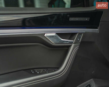 Черный Фольксваген Туарег, объемом двигателя 3.96 л и пробегом 170 тыс. км за 57777 $, фото 46 на Automoto.ua