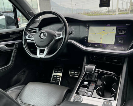 Черный Фольксваген Туарег, объемом двигателя 2.97 л и пробегом 267 тыс. км за 43900 $, фото 15 на Automoto.ua