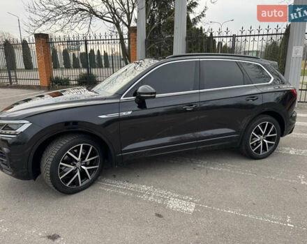 Чорний Фольксваген Туарег, об'ємом двигуна 2.97 л та пробігом 79 тис. км за 68000 $, фото 2 на Automoto.ua