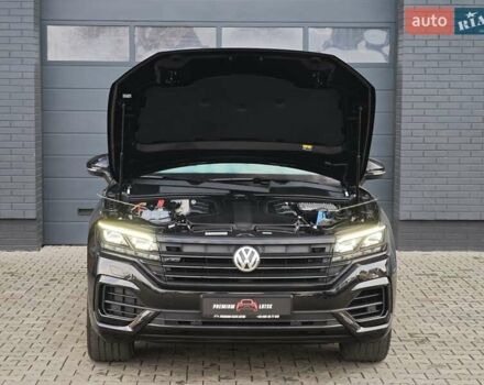 Черный Фольксваген Туарег, объемом двигателя 2.97 л и пробегом 98 тыс. км за 59980 $, фото 72 на Automoto.ua