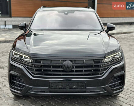 Черный Фольксваген Туарег, объемом двигателя 2.97 л и пробегом 129 тыс. км за 48500 $, фото 7 на Automoto.ua