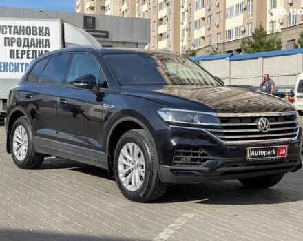 Чорний Фольксваген Туарег, об'ємом двигуна 3 л та пробігом 43 тис. км за 43990 $, фото 2 на Automoto.ua