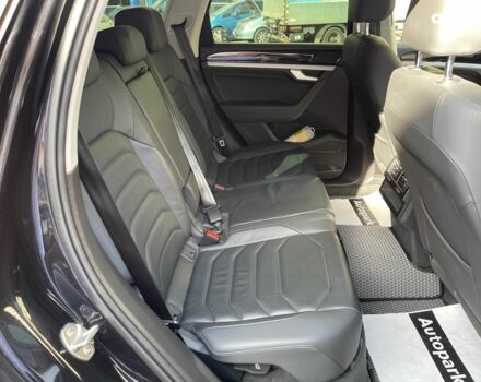 Чорний Фольксваген Туарег, об'ємом двигуна 3 л та пробігом 43 тис. км за 43990 $, фото 15 на Automoto.ua