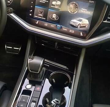 Черный Фольксваген Туарег, объемом двигателя 2.97 л и пробегом 163 тыс. км за 51500 $, фото 20 на Automoto.ua