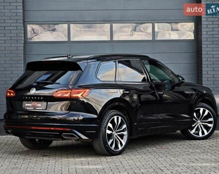 Черный Фольксваген Туарег, объемом двигателя 2.97 л и пробегом 108 тыс. км за 57499 $, фото 2 на Automoto.ua