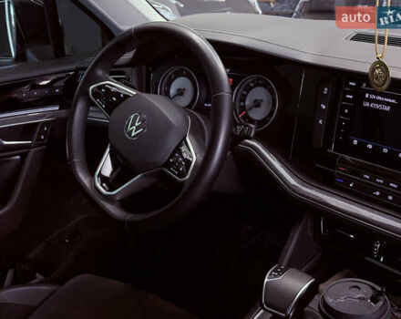 Черный Фольксваген Туарег, объемом двигателя 2.97 л и пробегом 100 тыс. км за 51999 $, фото 24 на Automoto.ua