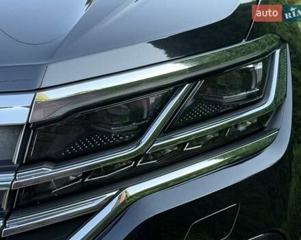 Черный Фольксваген Туарег, объемом двигателя 2.97 л и пробегом 79 тыс. км за 59400 $, фото 69 на Automoto.ua