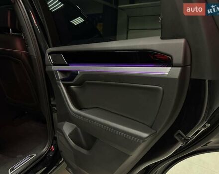 Чорний Фольксваген Туарег, об'ємом двигуна 3.96 л та пробігом 138 тис. км за 64500 $, фото 56 на Automoto.ua