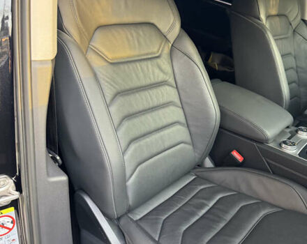 Черный Фольксваген Туарег, объемом двигателя 2.97 л и пробегом 49 тыс. км за 49800 $, фото 9 на Automoto.ua