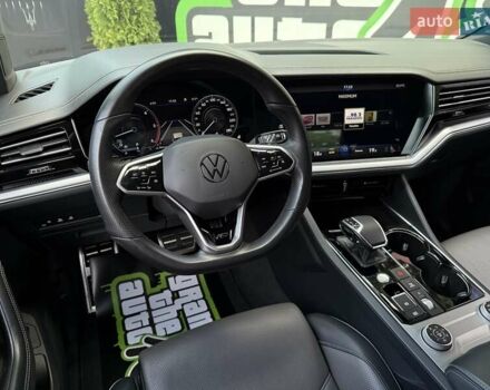 Черный Фольксваген Туарег, объемом двигателя 2.97 л и пробегом 138 тыс. км за 56800 $, фото 56 на Automoto.ua