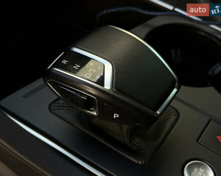 Черный Фольксваген Туарег, объемом двигателя 2.97 л и пробегом 100 тыс. км за 51999 $, фото 38 на Automoto.ua