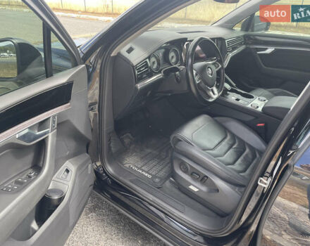 Черный Фольксваген Туарег, объемом двигателя 2.99 л и пробегом 100 тыс. км за 48000 $, фото 10 на Automoto.ua